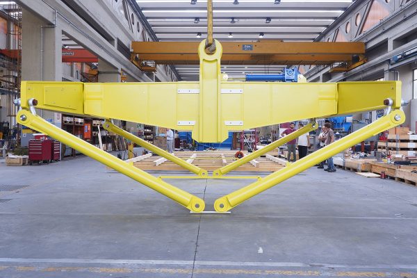 MECHANICAL LIFTING EQUIPMENT SPECIAL HANDLING AND LIFTING EQUIPMENT De Pretto Industrie