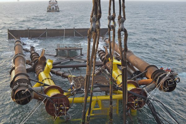 OFFSHORE HEAVY LIFTING Offshore Decommissioning And Dismantling Operations De Pretto Industrie