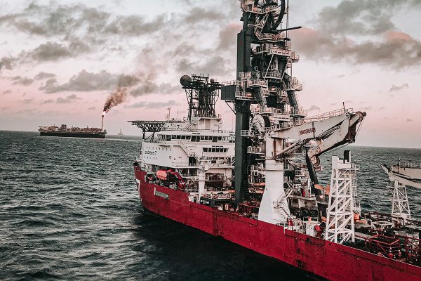 OFFSHORE HEAVY LIFTING Pipelay Operations De Pretto Industrie