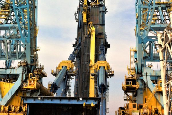 PIPELAY EQUIPMENT Stinger Handling Equipment De Pretto Industrie